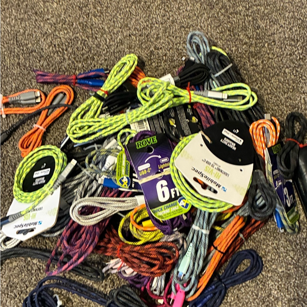 300 iPhone/iPad Data/Sync Fast Charging Cables